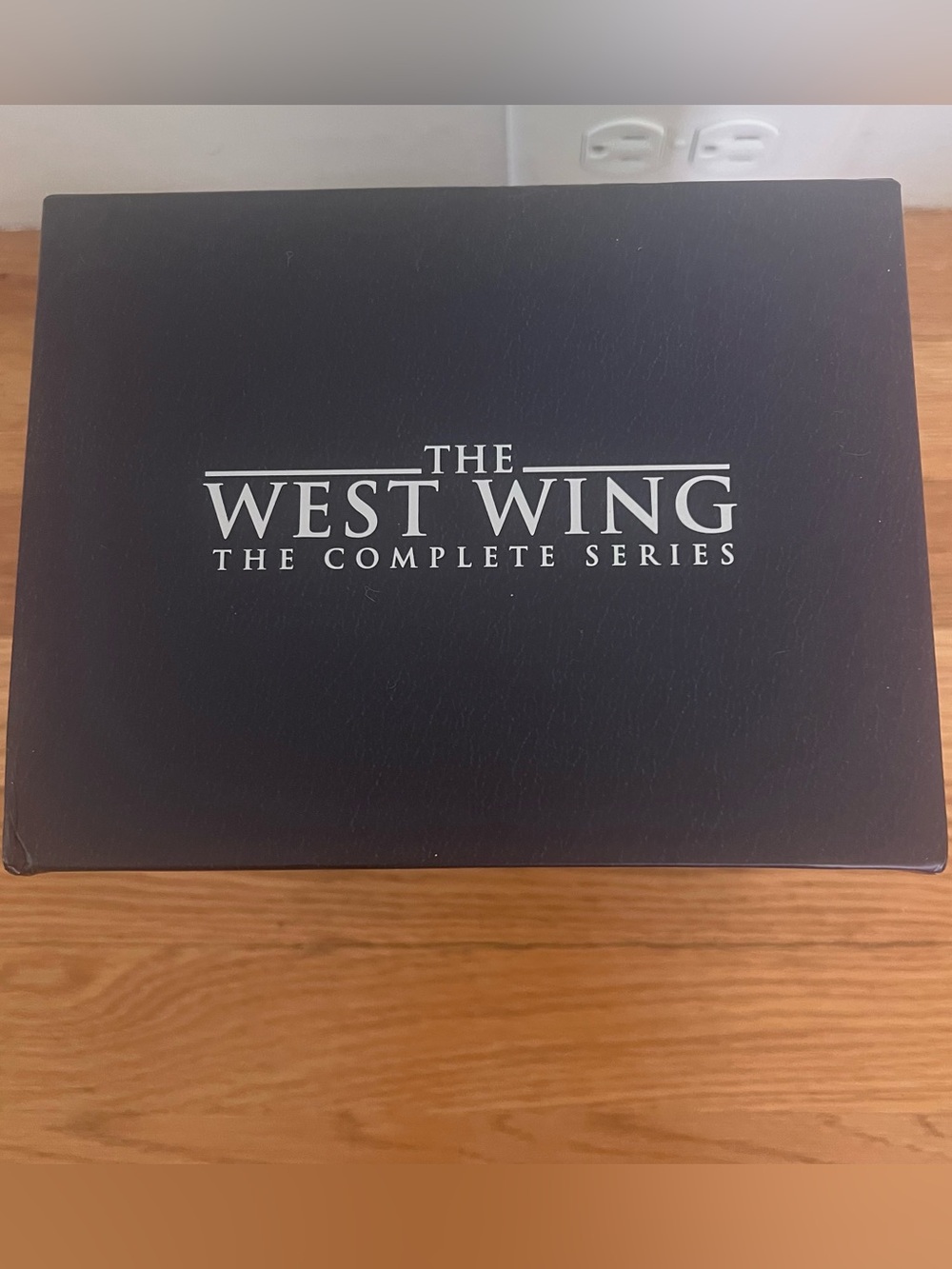 The West Wing: The Complete Series, Seven seasons on 45 DVDs, Like New, In Box - Picture 10 of 10